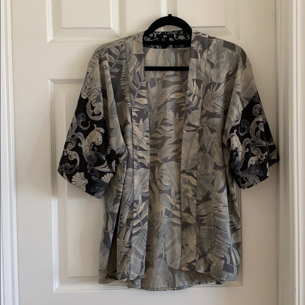 H&M Kimono - Picture 2 of 6